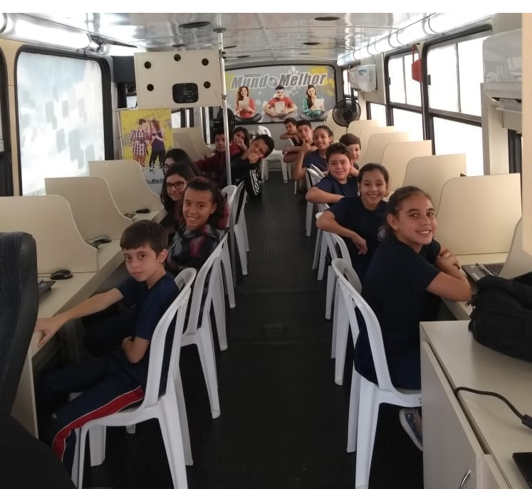Jovem Mundo Melhor dá a oportunidade para alunos aprenderem informática
